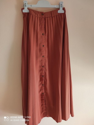 Stradivarius midi pleated skirt like new, peach color, sizes XS and S