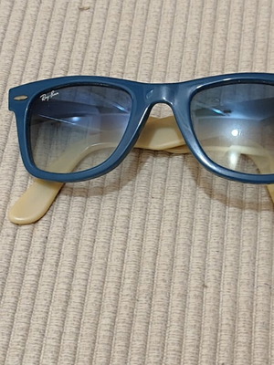 Ray-Ban Original Wayfarer RB2140 слънчеви очила като нови, синьо бежово