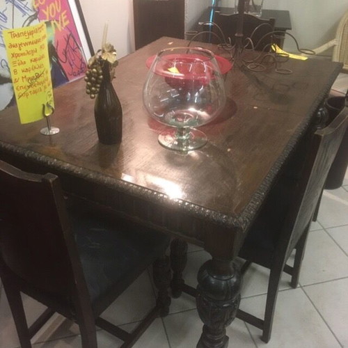 Renaissance dining set used, 8 leather chairs, walnut wood