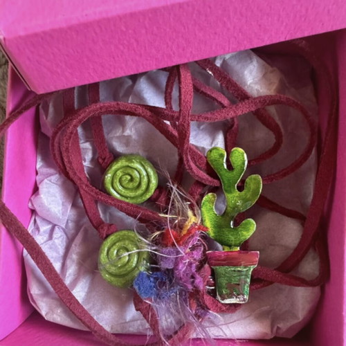 Κολιέ handmade σαν καινούργιο, πολύχρωμο, προσαρμόσιμο μέγεθος