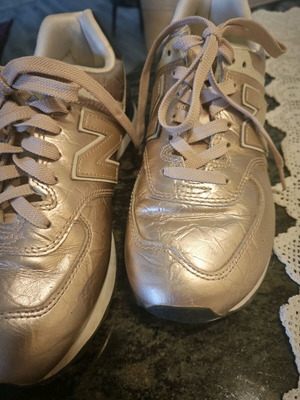 New Balance sneakers like new, size 40, rose gold