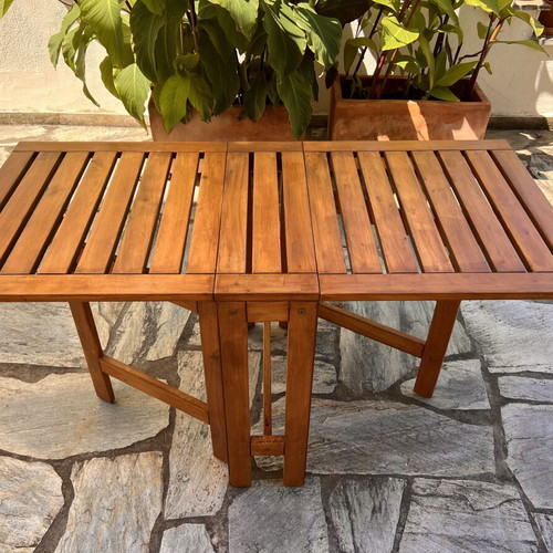 Folding wooden outdoor table like new, 134×63 cm