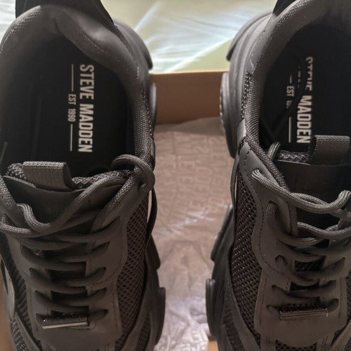 Steve Madden Possess sneakers, black, size 44