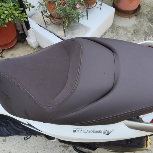 Piaggio Beverly 400 scooter, white, 400 cc, automatic