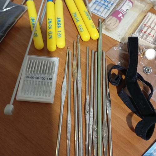 Sewing and embroidery supplies used, complete set