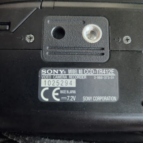 Sony Handycam CCD-TR416 Video8 XR camcorder with Benetton bag and accessories