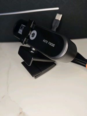 Webcam 2K Full HD with Auto Focus and built-in microphone like new