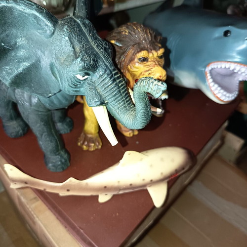 Plastic wild animal figures pack of 5 used