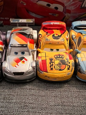 Disney Pixar Cars die-cast racers set of 4 like new