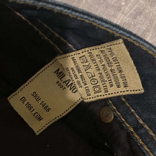 DL1961 Vintage Bootcut Jeans Like New, Dark Blue, Low Rise