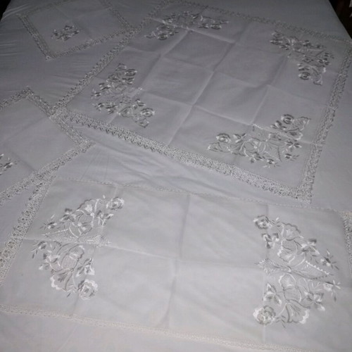 Silk Soufli set new, tablecloth, small napkins, sugar color runner