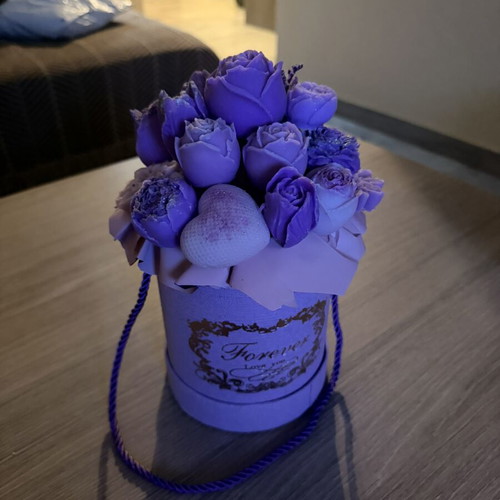 Decorative candles new with pleasant scent in various sizes