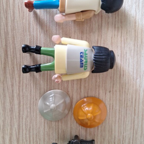 Saurus Team Playmobil Dinosaur Explorer Set like new, 2 figures, hats, camera