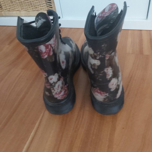 Boots new with lining, size 41, floral design