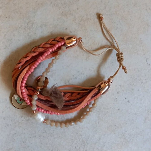 Leather bracelet like new with bone details and colorful gold eye