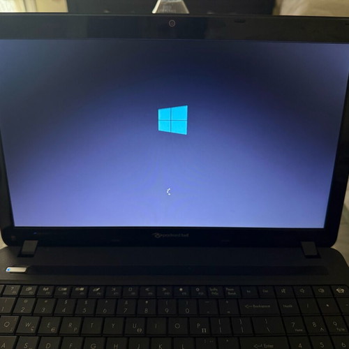 Packard Bell Easynote laptop used, AMD E1, 2GB RAM, 320GB HDD