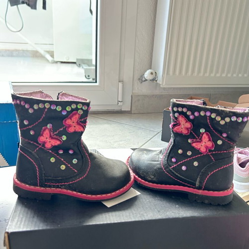 Children's boots new, size 22