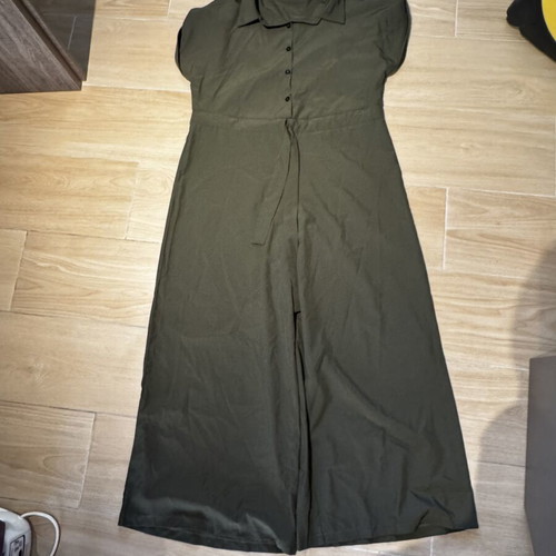 Shein khaki jumpsuit size M like new