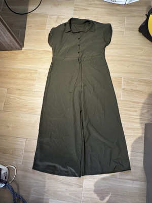 Shein khaki jumpsuit size M like new