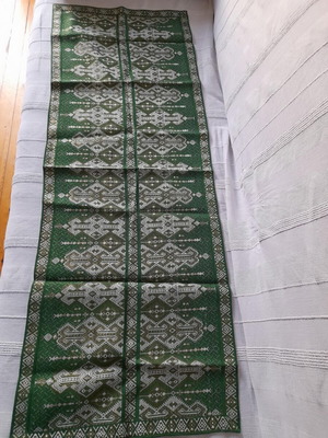 Table runner with ethnik geometric design 127×45cm new