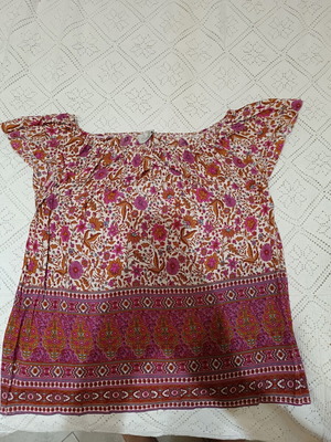 Viscose blouse like new, red, sizes M and L