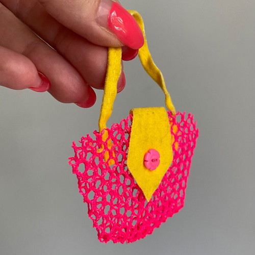 Hasbro Sindy Vintage Beach Bag 1992 Holiday Collection used