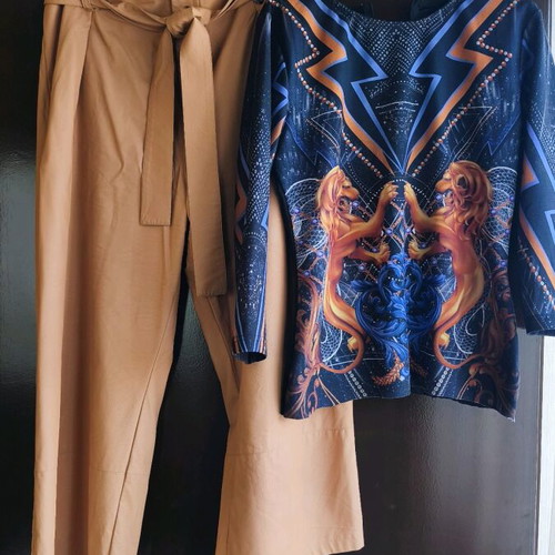 Leather wide-leg 3/4 pants set beige-apricot and patterned blouse used