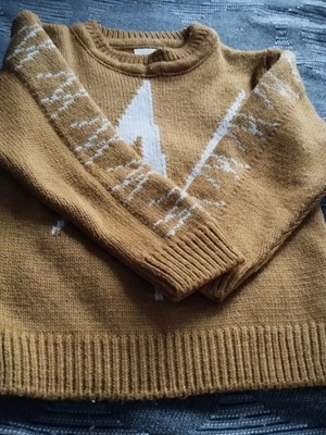 Winter sweater for girl 2 years like new