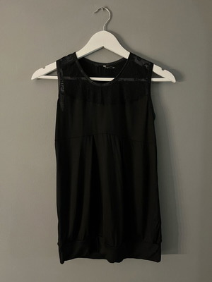 Black lace tank top size S new
