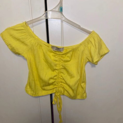 Crop top Bershka yellow size XS like new