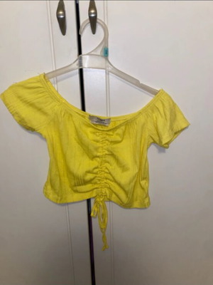 Crop top Bershka yellow size XS like new