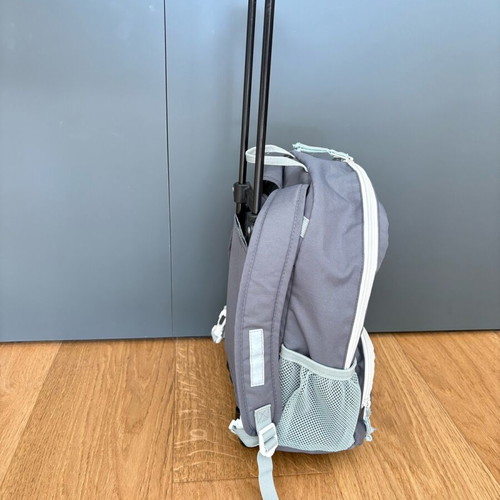 Children's bag for kindergarten with handle and wheels, like new