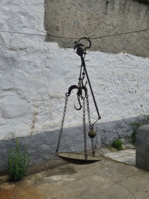 Old scales used, 25-30 years old