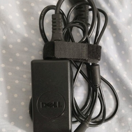 Dell charger 65W model LA65NS2 like new