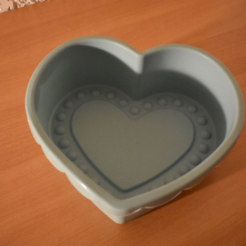 Silicone mold used, heart-shaped from IKEA