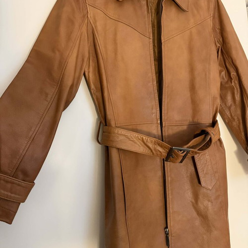 Sarah Lawrence leather coat like new, cognac color