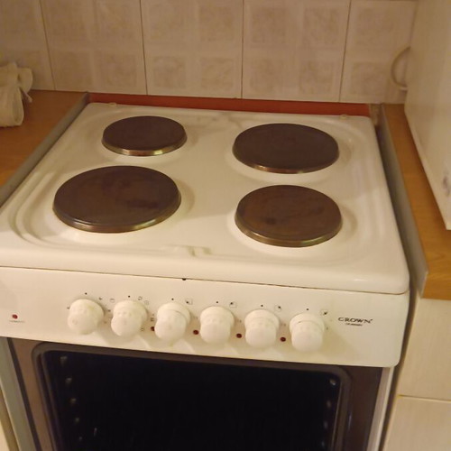 Crown kitchen stove used, lower oven resistance needs replacement