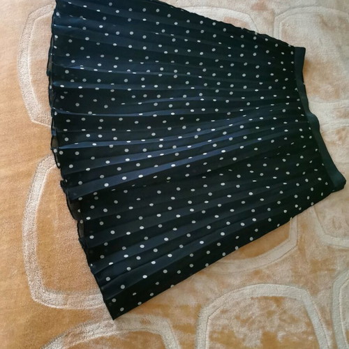 Zara pleated polka dot skirt like new, size 38, black and white