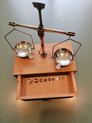 REX VINTAGE PRECISION BALANCE