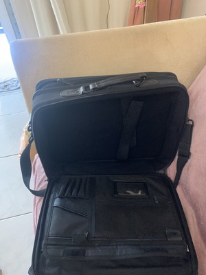 Dell laptop bag like new with two zip compartments black