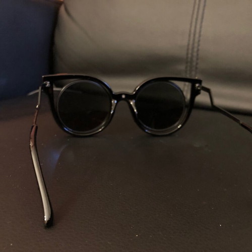 Sunglasses like new black with white arms from Mati Mati