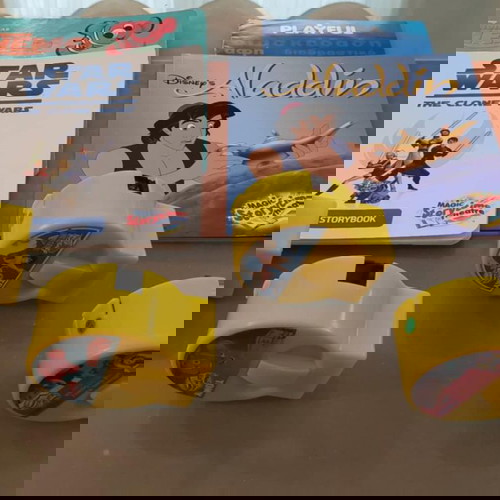 Playful Kids Cinema new with 6 cassettes and remote control