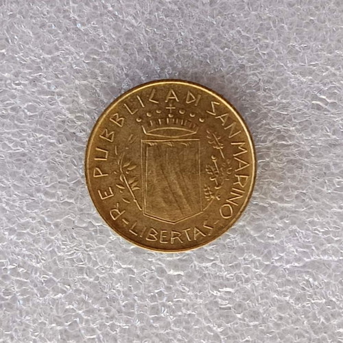 San Marino 200 Lire coin 1981 aluminum-bronze