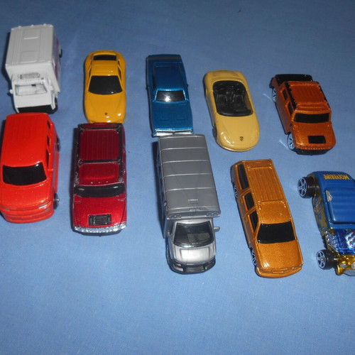 Maisto toy cars used, pack of 10, scale 1/60-1/64