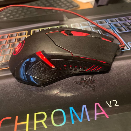 Redragon S101-BA-1 mouse used with removable weights