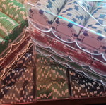 Thousand heavy casino chips like new with 10 cases and carrying case