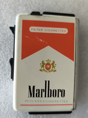 Marlboro Αυτόματη θήκη τσιγάρων με αναπτήρα μεταχειρισμένη, πλήρως λειτουργική