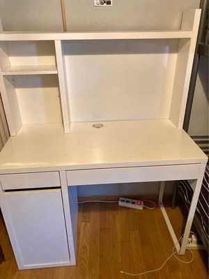 Έπιπλο γραφείου IKEA Micke με πλάτη μεταχειρισμένο