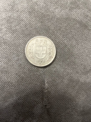 Coins used 10 fr 1970 and 5 fr 1932