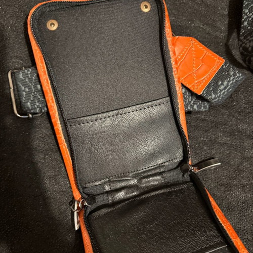 Bonendis leather phone case new with strap